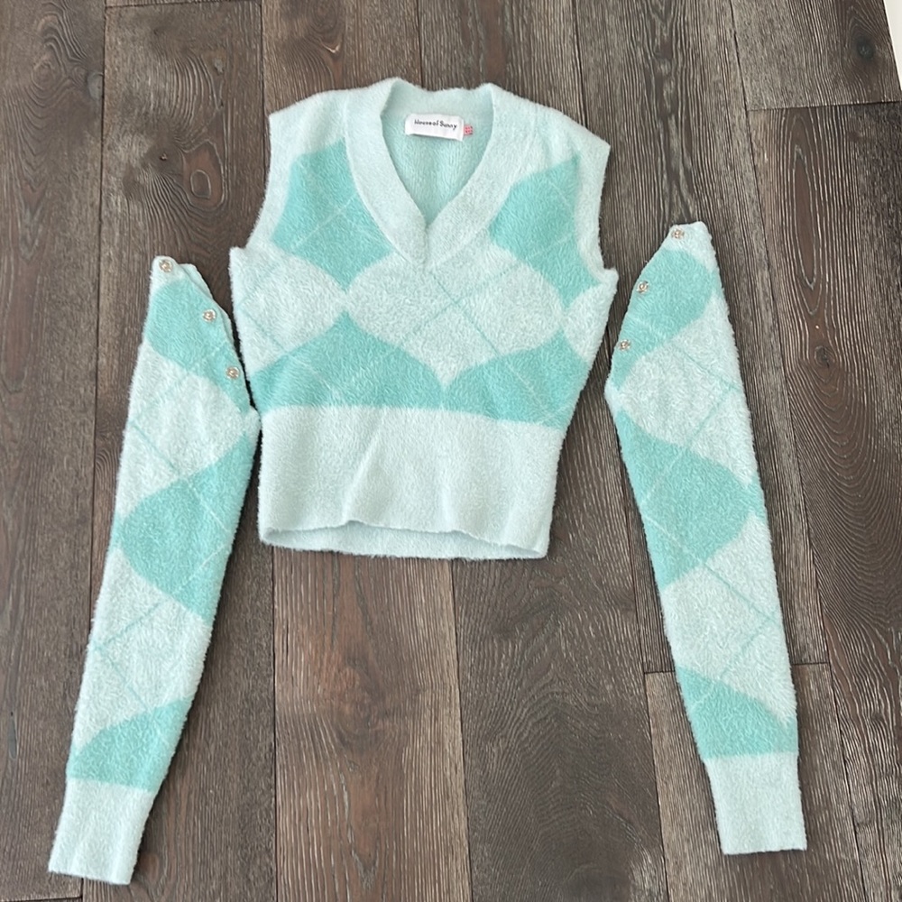 House of Sunny Diamond Knit Convertible Sweater with Detachable Sleeves - Picture 6 of 10